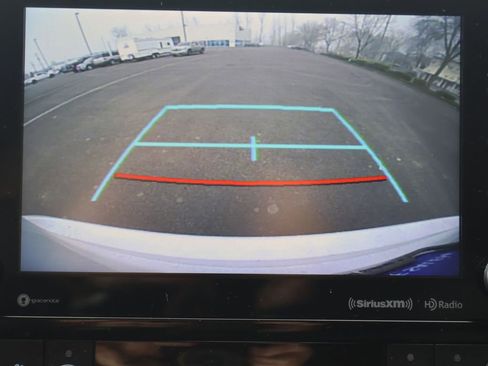 Used 2022 Toyota Highlander XLE image 10