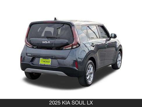 Used 2025 Kia Soul LX w/ LX Technology Package image 8