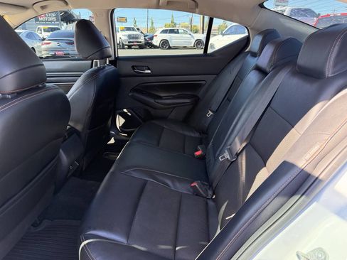 Used 2021 Nissan Altima 2.5 SR FWD image 13