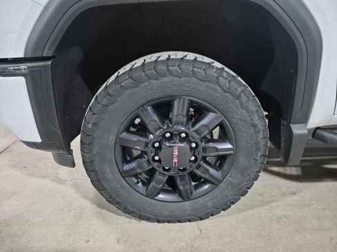 Used 2024 GMC Sierra 2500 AT4 w/ AT4 Preferred Package image 33