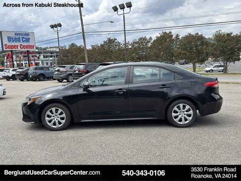 Used 2023 Toyota Corolla LE image 7