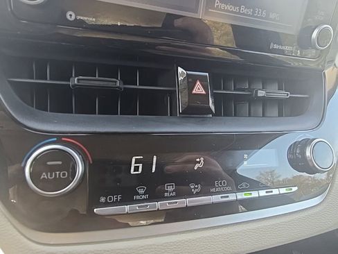 Used 2022 Toyota Corolla LE image 17