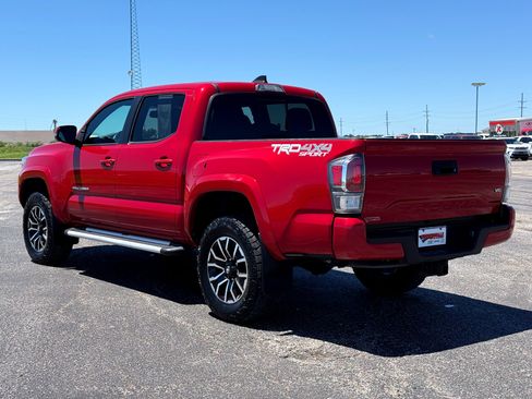 Used 2020 Toyota Tacoma TRD Sport AWD/4WD image 7
