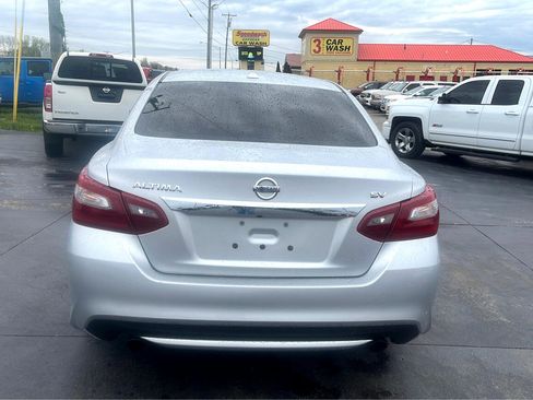 Used 2018 Nissan Altima 2.5 SV image 4