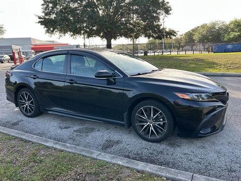 Used 2022 Toyota Camry SE image 7