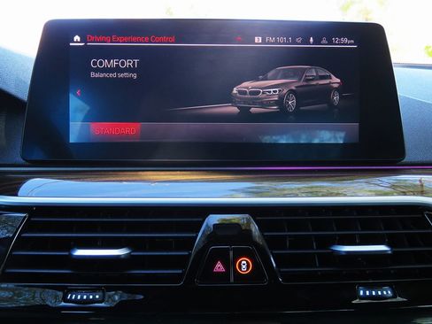 Used 2020 BMW 530i w/ Convenience Package image 26