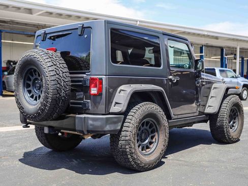 Used 2018 Jeep Wrangler Sport AWD/4WD image 4