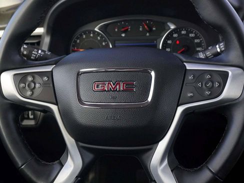 Used 2023 GMC Acadia SLT image 25