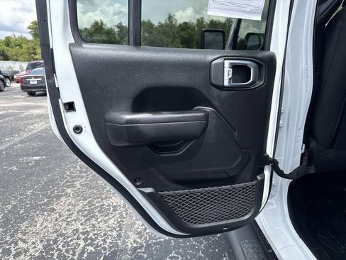 Used 2021 Jeep Wrangler Unlimited Sport image 12
