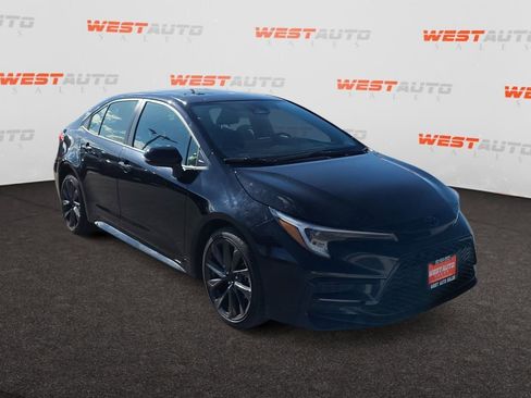 Used 2023 Toyota Corolla SE w/ SE Premium Package FWD image 7