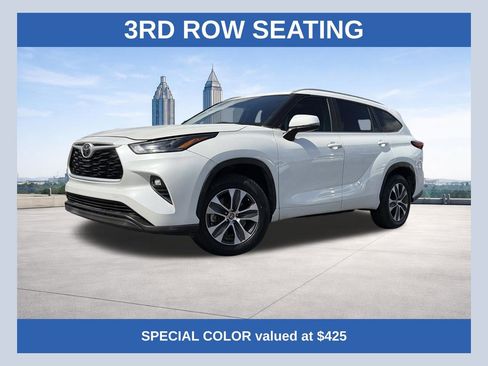 Used 2023 Toyota Highlander XLE image 1