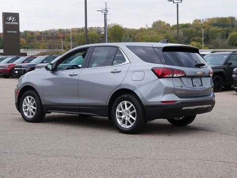 Used 2024 Chevrolet Equinox LT w/ Driver Convenience Package AWD/4WD image 8