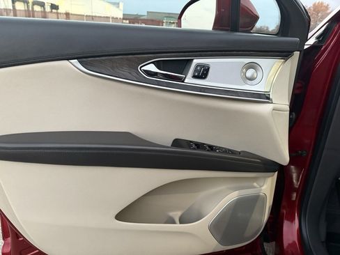 Used 2022 Lincoln Nautilus Reserve w/ Equipment Group 202A image 45