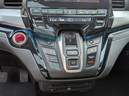 Used 2021 Honda Odyssey Touring image 9
