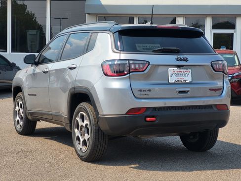 Used 2022 Jeep Compass Trailhawk w/ Trailhawk Convenience Group AWD/4WD image 6