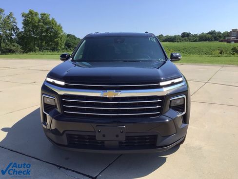 Used 2025 Chevrolet Traverse LT image 10