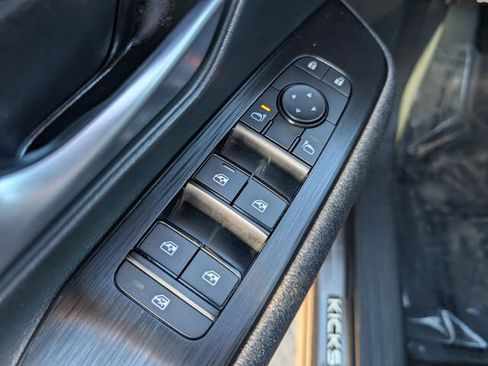 Used 2025 Nissan Kicks SV w/ Illumination Package image 14