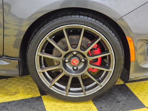Used 2015 FIAT 500 Abarth w/ Comfort/Convenience Group image 9