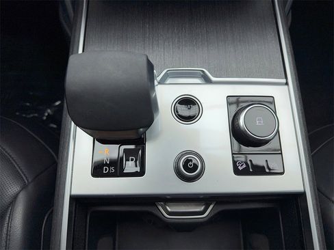 Used 2023 Land Rover Range Rover Long Wheelbase SE image 33