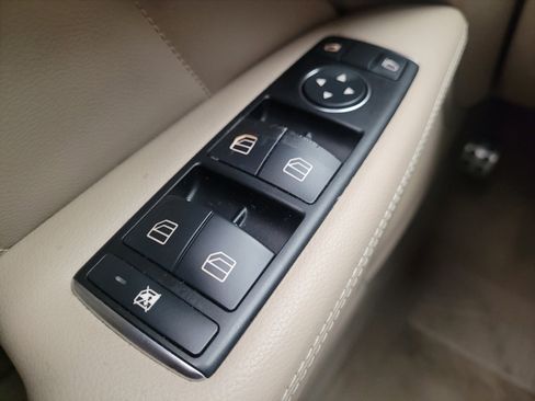 Used 2014 Mercedes-Benz CLS 550 w/ Premium 1 Package image 27