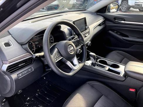 Certified 2023 Nissan Altima 2.5 SV image 8