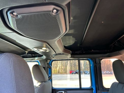 Used 2021 Jeep Wrangler Unlimited Sport image 36