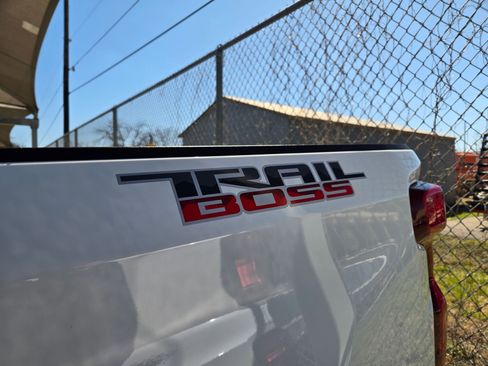 Used 2024 Chevrolet Silverado 1500 Custom Trail Boss w/ LPO, Dark Essentials Package image 8