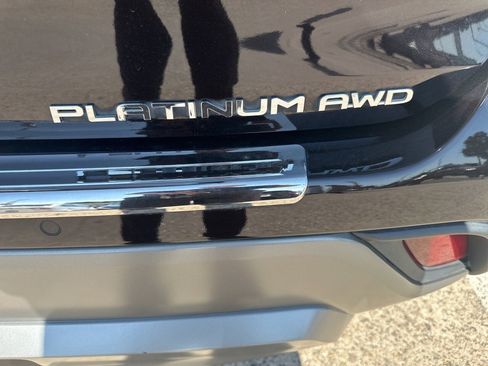 Used 2022 Toyota Highlander Platinum image 10