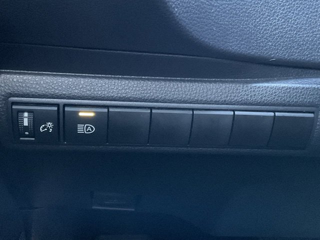 Used 2025 Toyota Corolla LE w/ Convenience Package FWD image 29