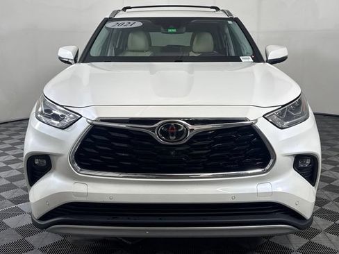 Used 2021 Toyota Highlander Platinum AWD/4WD image 11