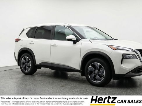 Used 2025 Nissan Rogue SV image 1