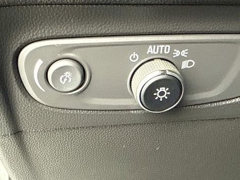 Used 2021 Buick Envision Essence AWD/4WD image 15