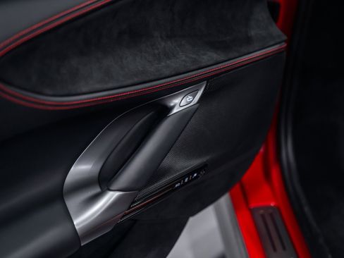 Used 2024 Ferrari SF90 Spider image 29