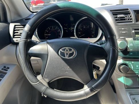 Used 2010 Toyota Highlander 2WD image 12