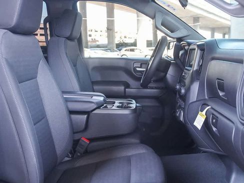 Used 2025 Chevrolet Silverado 1500 Custom Trail Boss w/ Dark Appearance Package AWD/4WD image 17