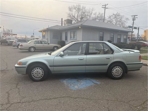 Used 1992 Honda Accord LX image 3