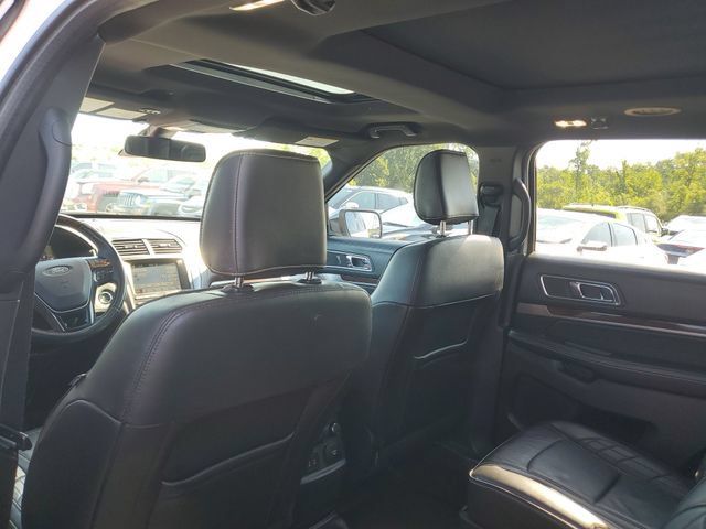 Used 2018 Ford Explorer Platinum AWD/4WD image 8