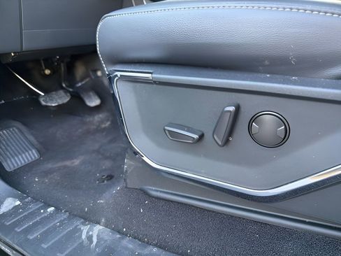 Used 2024 Ford F150 Lariat image 21