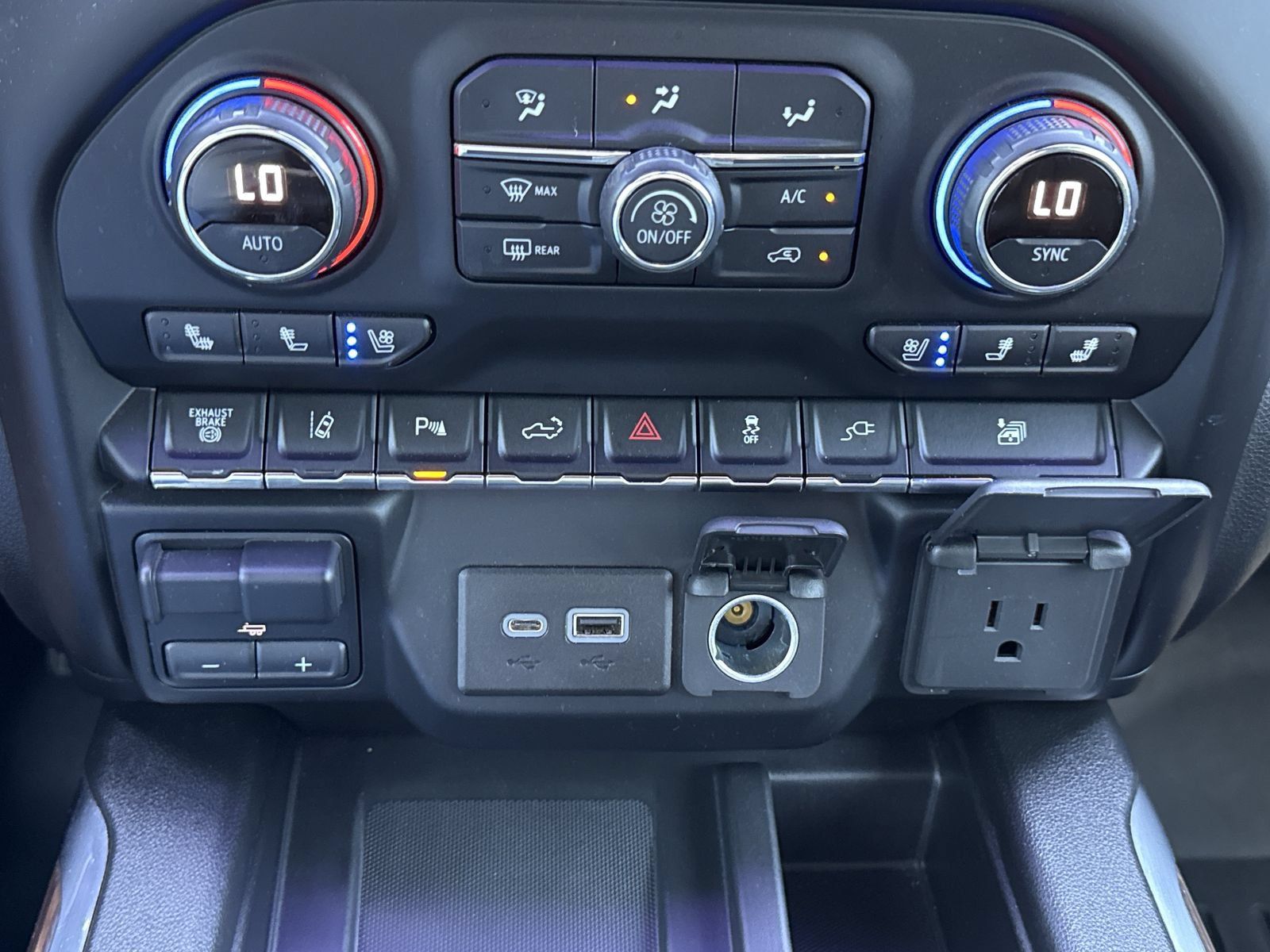 Used 2020 Chevrolet Silverado 3500 High Country w/ LPO, Hitch Package AWD/4WD image 33