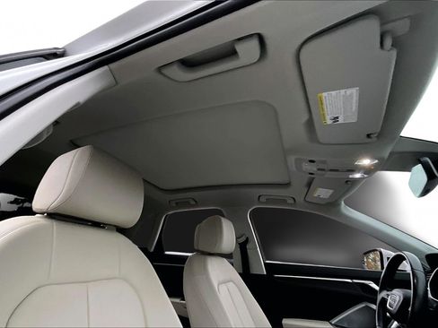 Used 2024 Audi Q3 2.0T Premium image 25