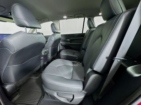 Used 2024 Toyota Grand Highlander Limited image 22
