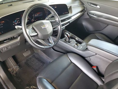 Used 2025 Cadillac XT4 Premium Luxury FWD image 17