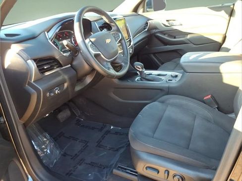 Used 2023 Chevrolet Traverse LT FWD image 11
