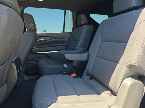 Used 2026 Chevrolet Traverse LT w/ Sun and Wheel Package FWD image 10
