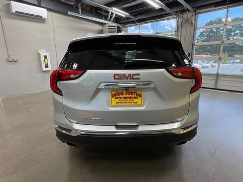Used 2019 GMC Terrain SLT FWD image 4