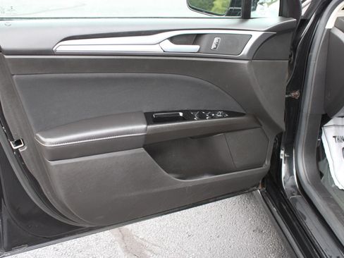 Used 2014 Ford Fusion SE FWD image 12