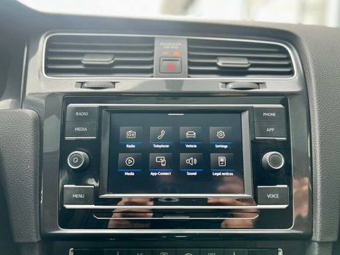 Used 2021 Volkswagen Golf 4-Door image 21