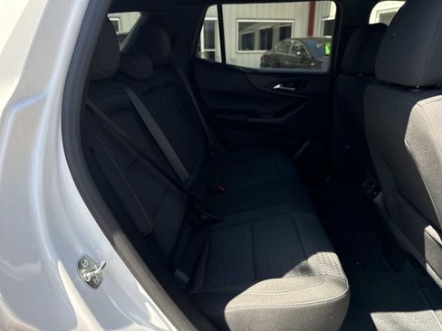 Used 2025 Chevrolet Equinox LT image 9