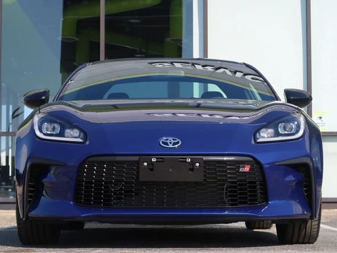 Used 2024 Toyota GR86 Premium image 3