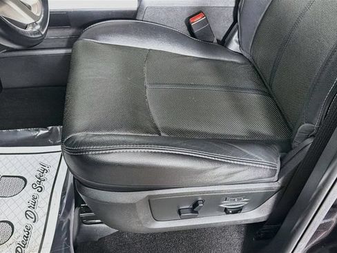 Used 2018 RAM 1500 Laramie AWD/4WD image 18